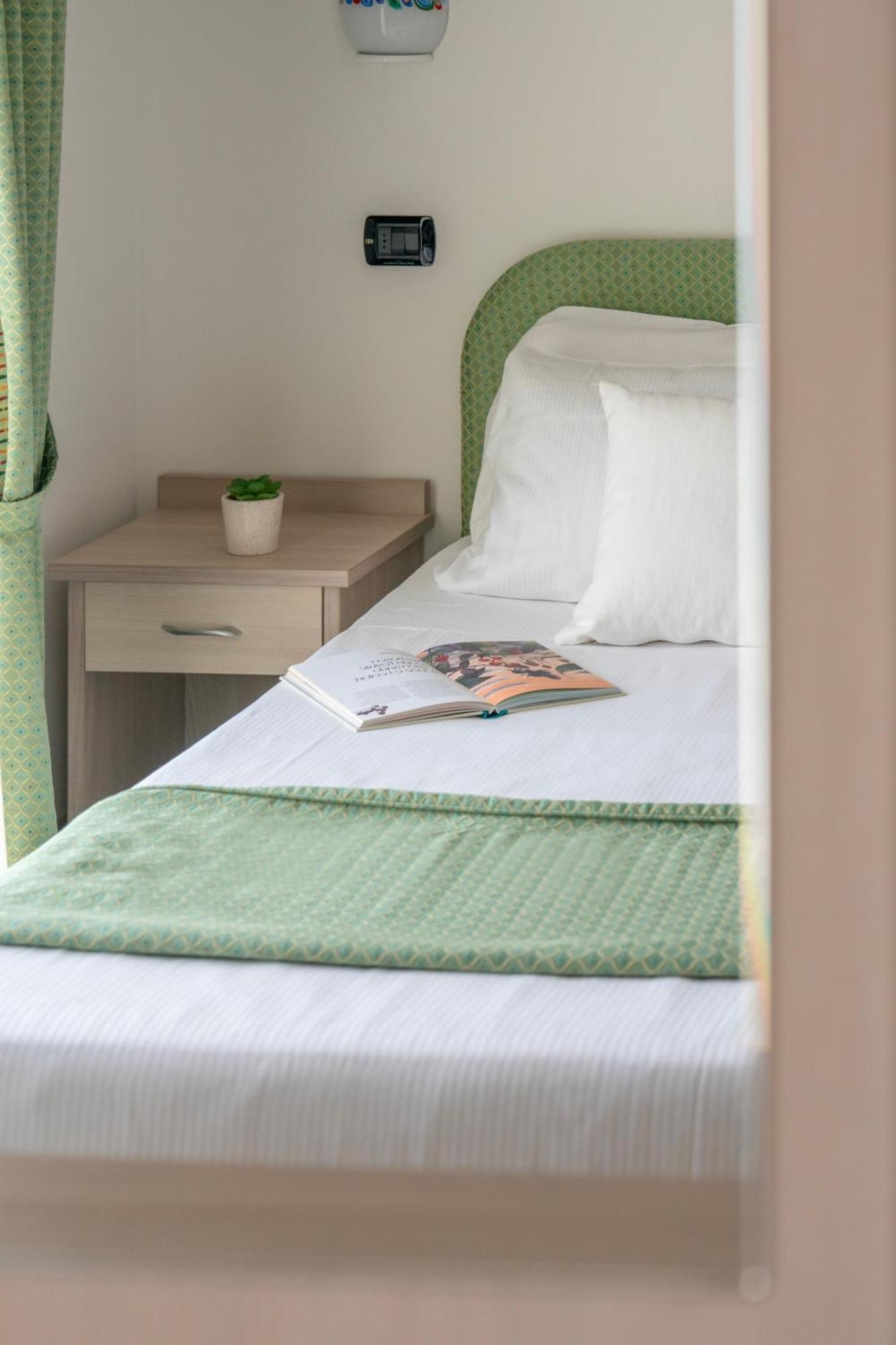 Park Hotel & Dependance Con Spiaggia มาร์ตินซิกูโร ภายนอก รูปภาพ