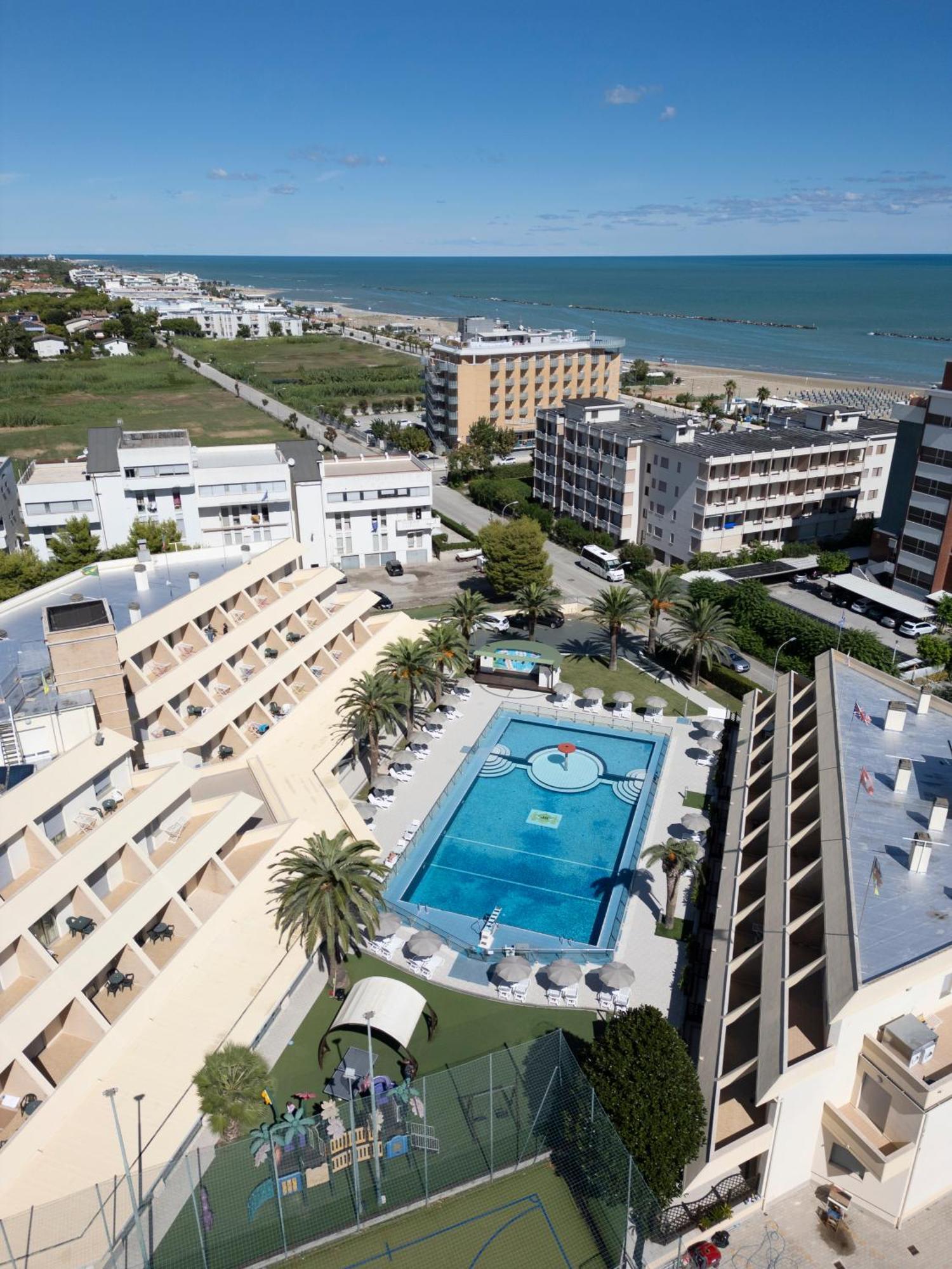 Park Hotel & Dependance Con Spiaggia มาร์ตินซิกูโร ภายนอก รูปภาพ